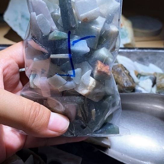 散珠翡翠鱼缸料05