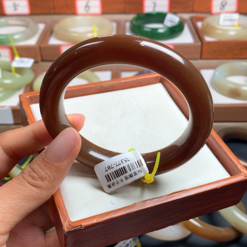 【闪购商品】和田玉手镯未镶嵌58