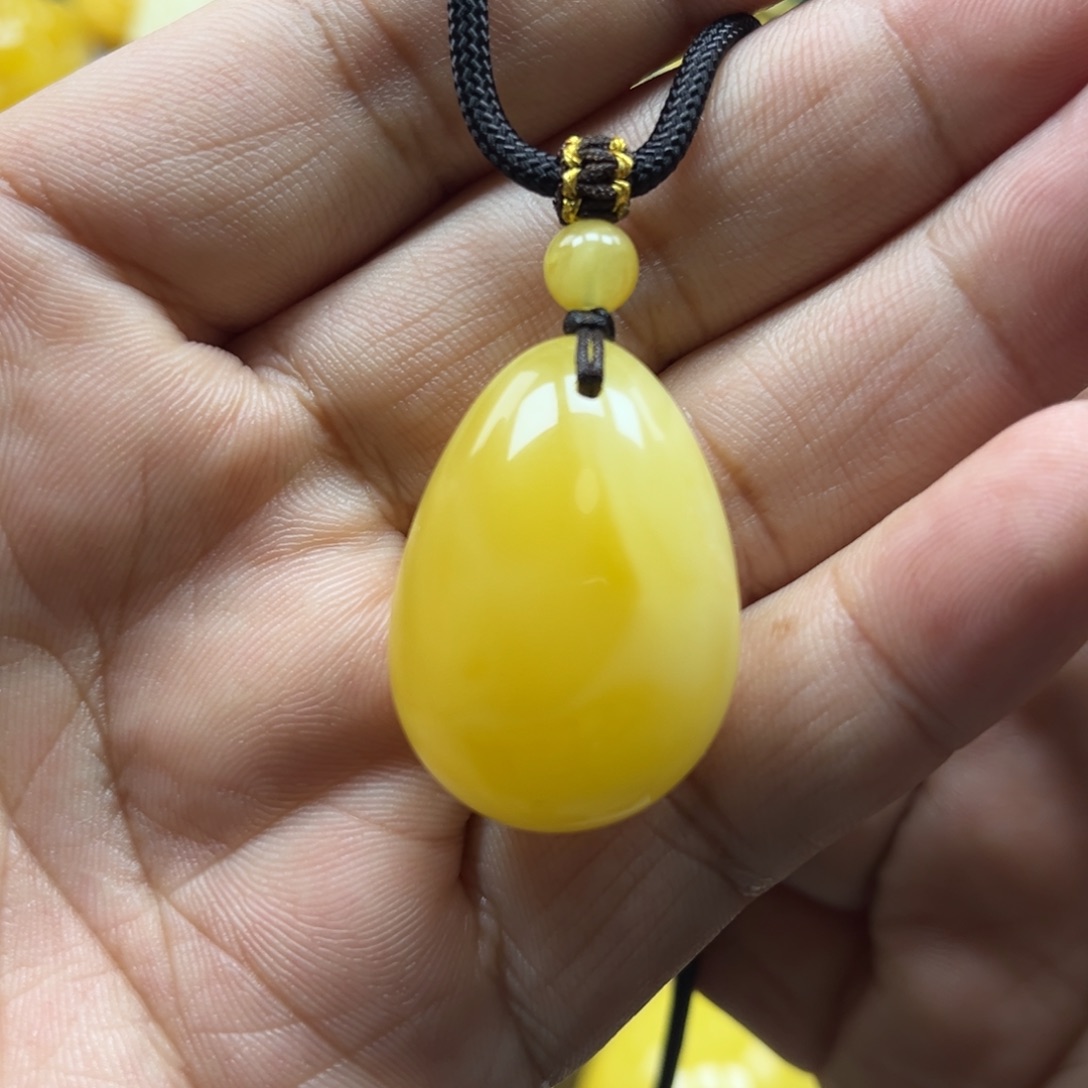 蜜蜡珠宝奇石未镶嵌