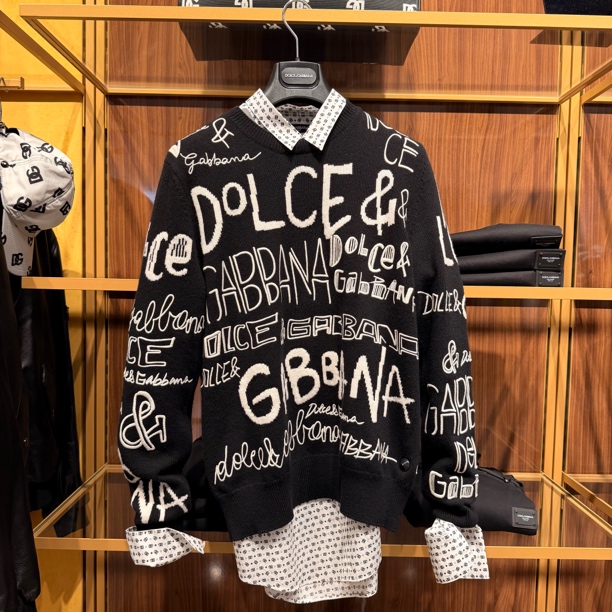 （可可在米兰）D...G折扣款 纯羊毛羊绒锁温 黑色毛衣白色满logo