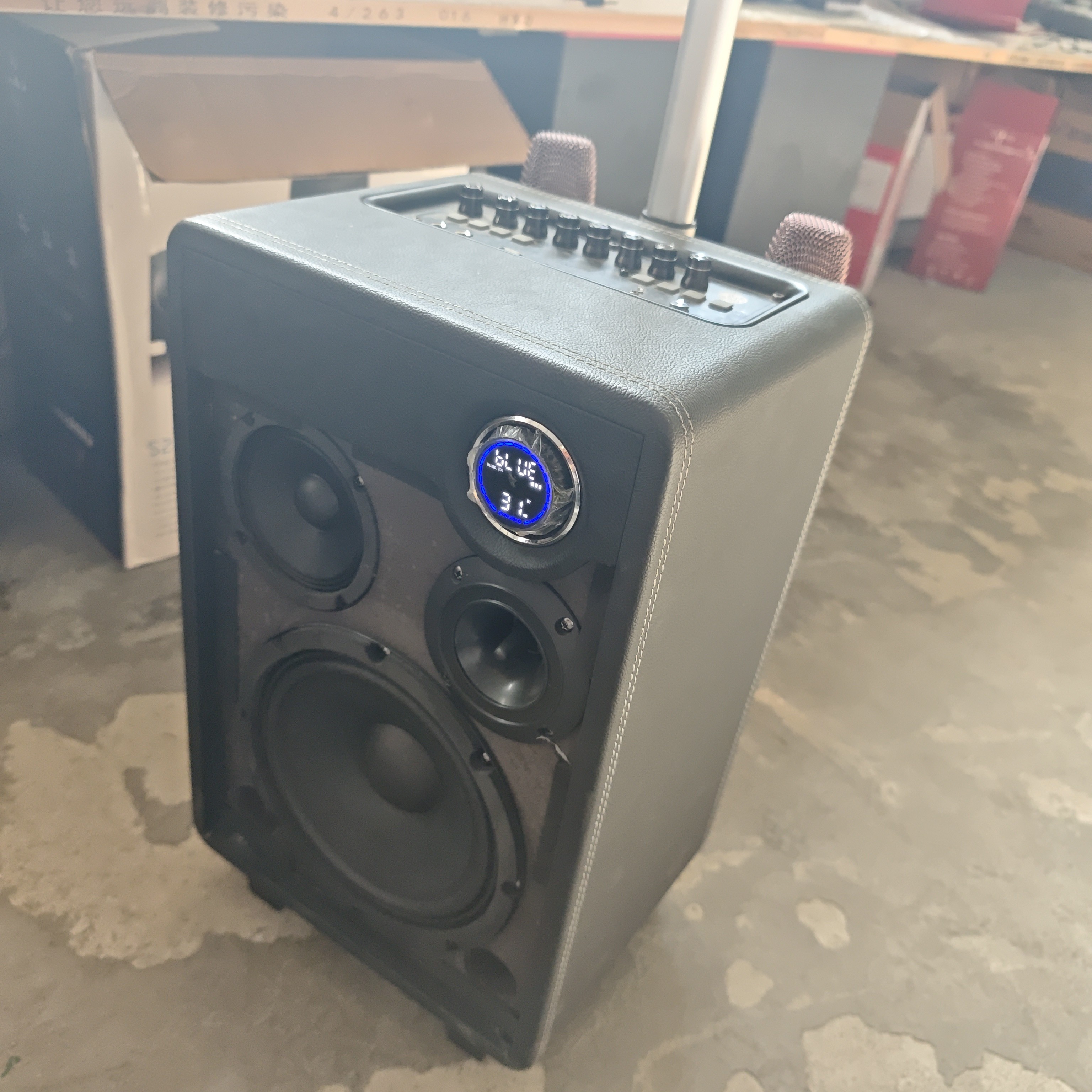 8寸音箱。一整套的价格。
