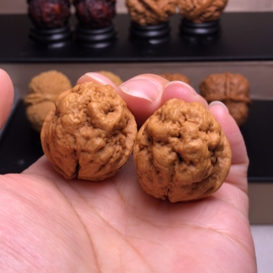 文玩核桃把件血舍利12