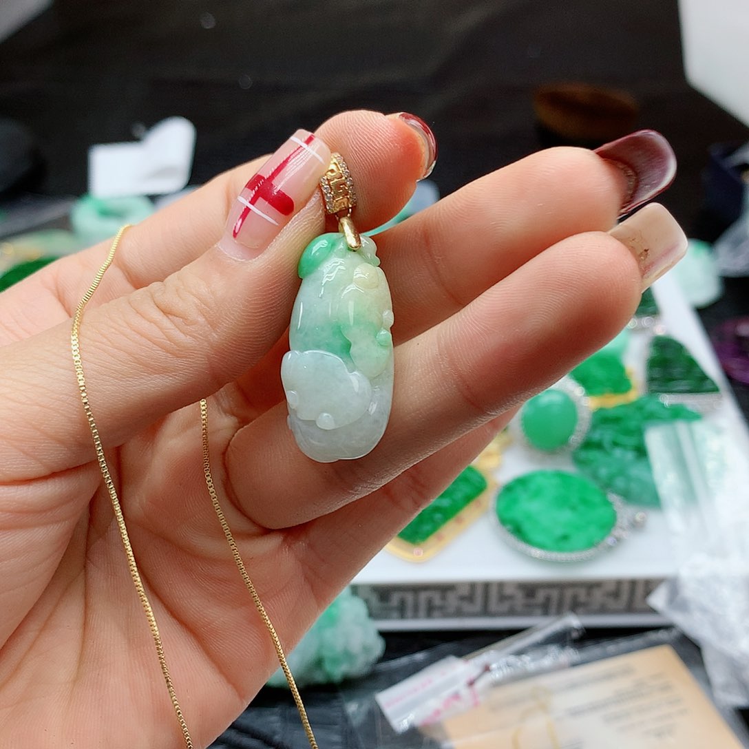 【闪购商品】翡翠吊坠(赠链)合金
