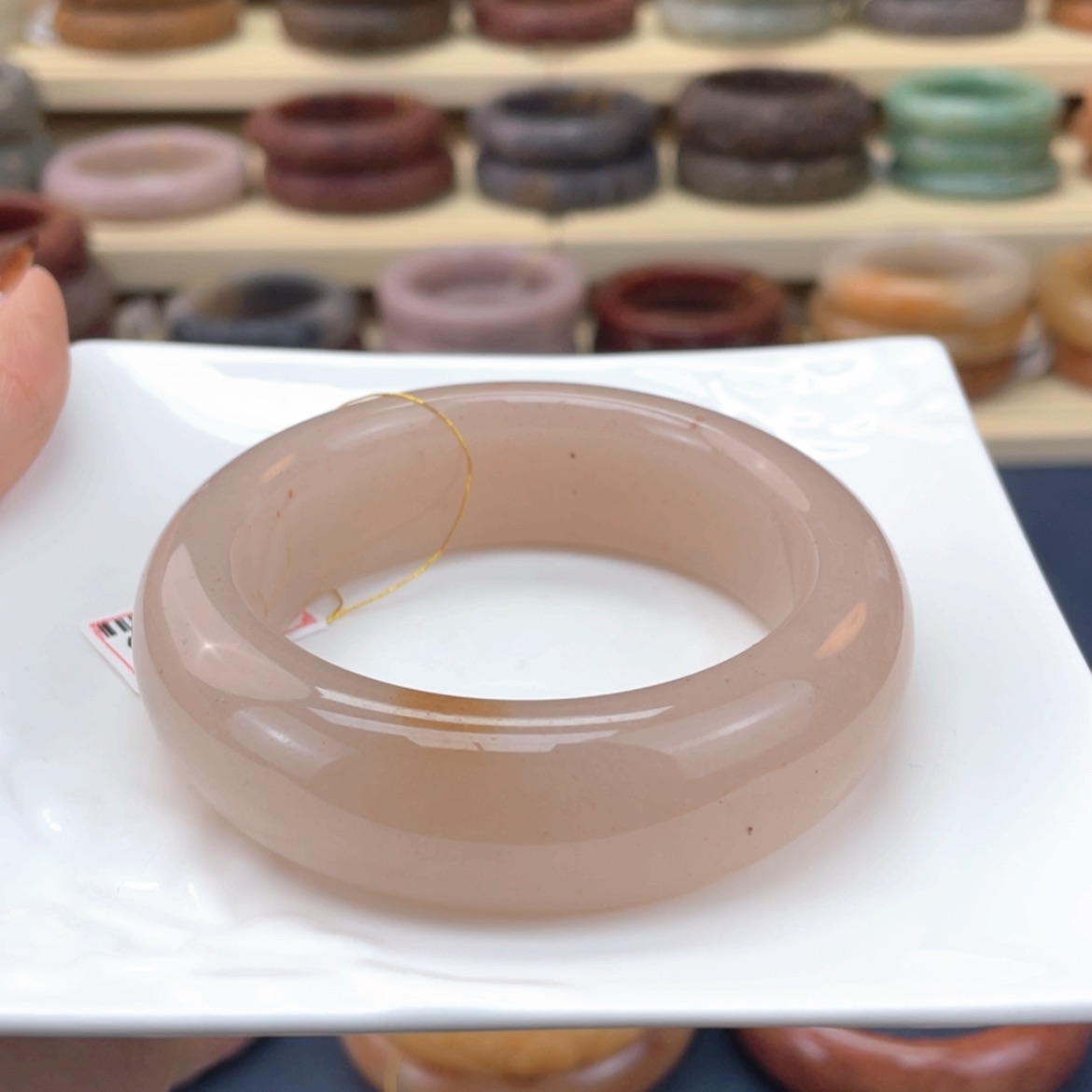 【闪购商品】石英质玉手镯未镶嵌