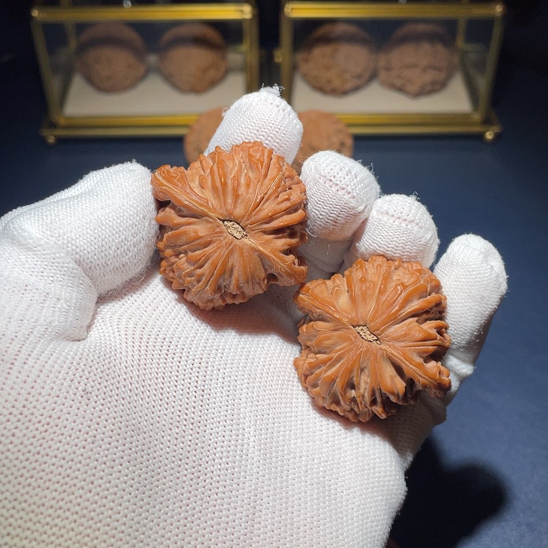 皮***儿文玩核桃把件41磨盘
