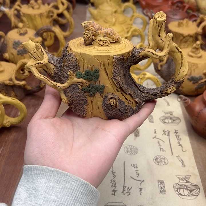 紫砂茶壶?***?枯木逢春紫砂壶