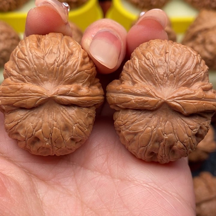 文玩核桃吊坠38.5老树红皮元宝