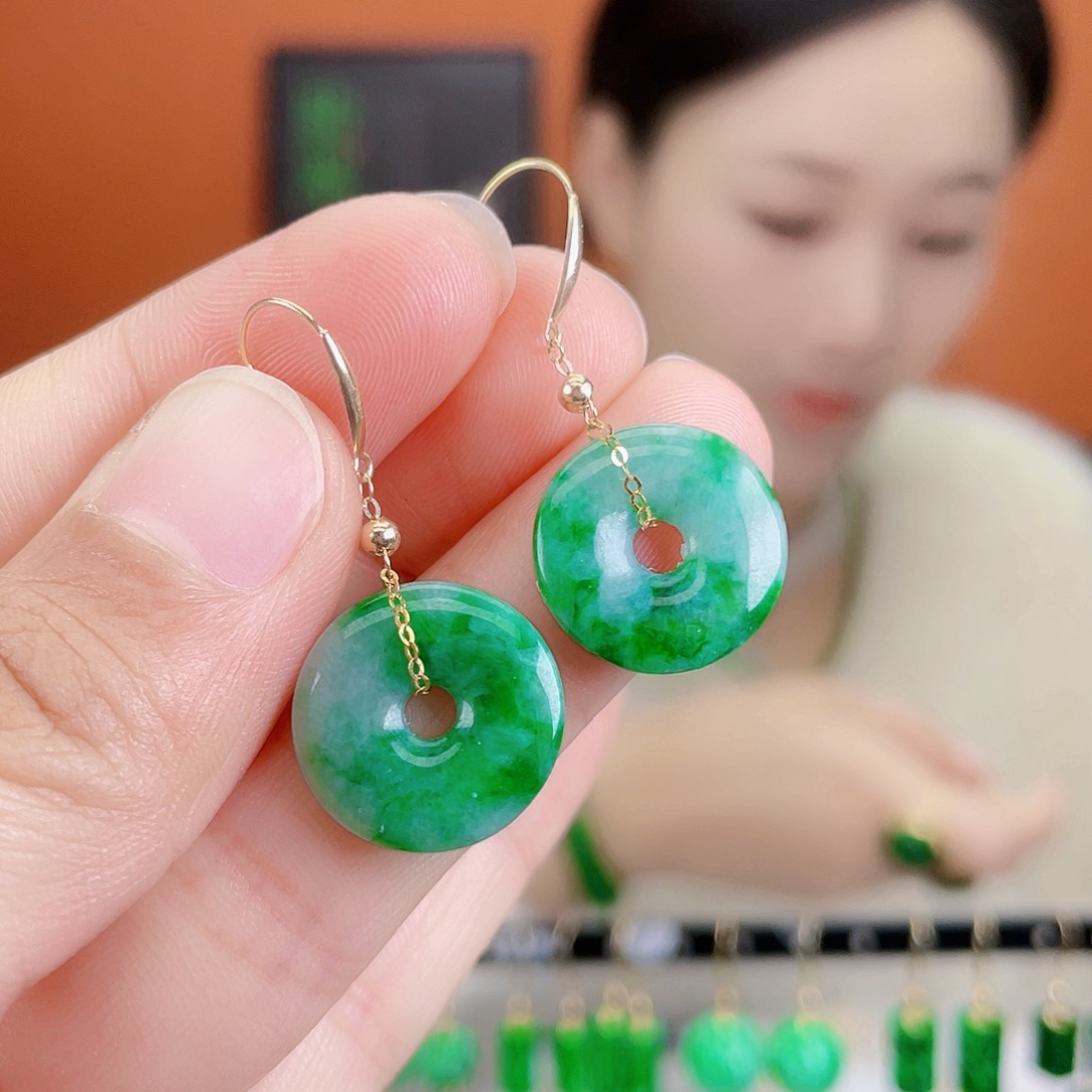 翡翠18K金镶嵌耳饰