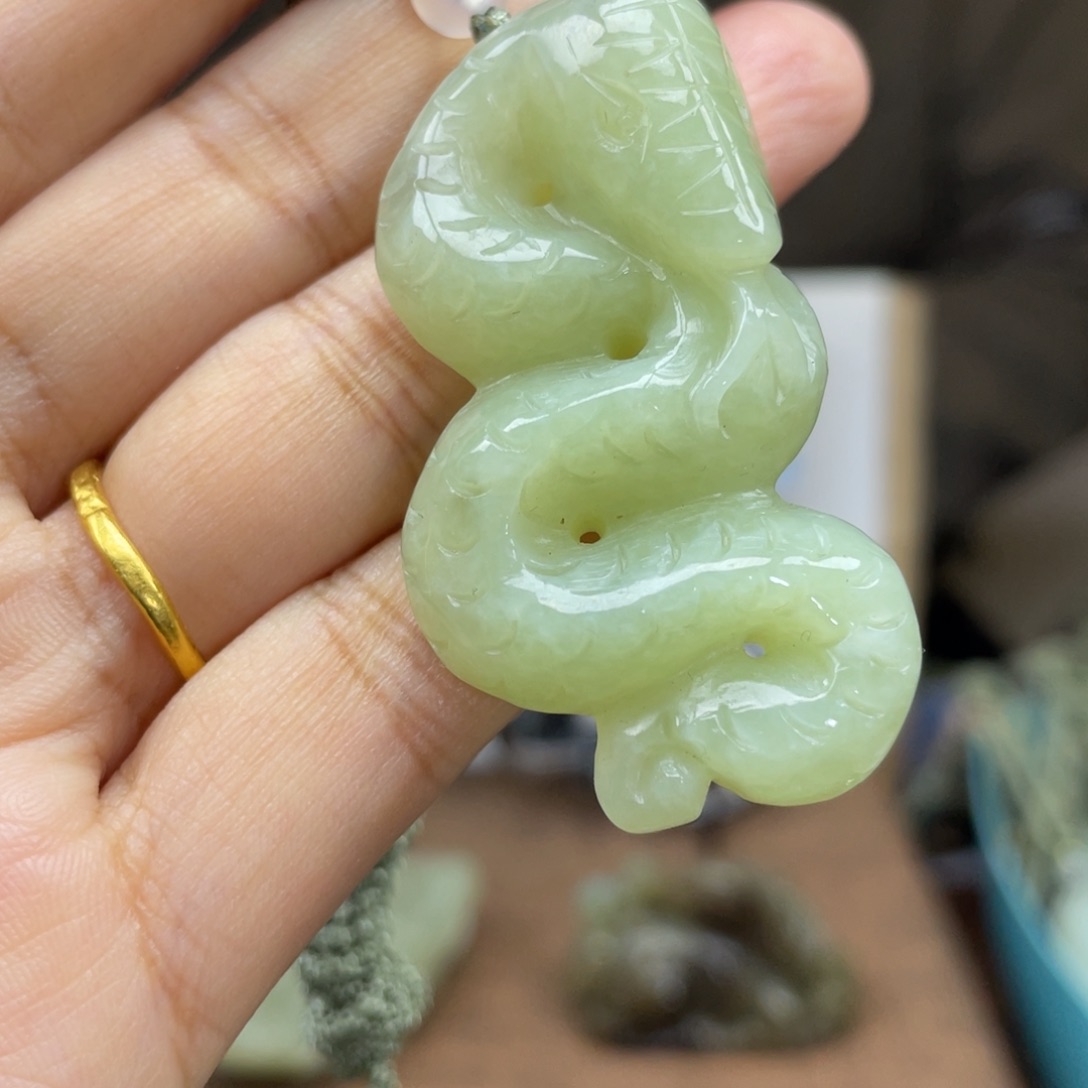 和田玉未镶嵌颈饰