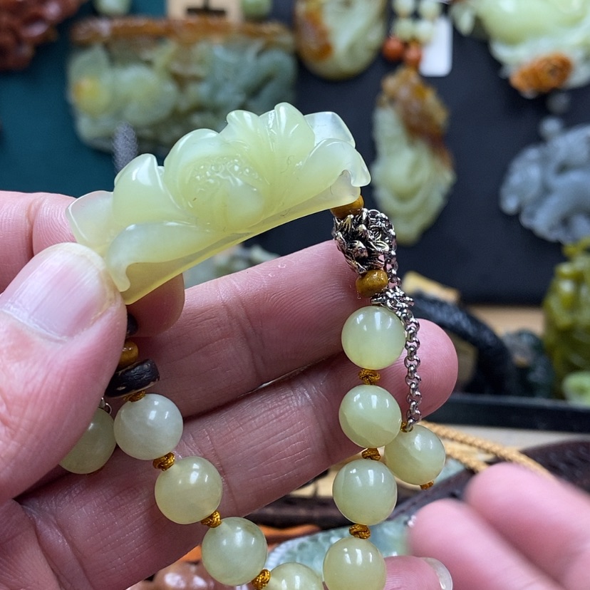 【闪购商品】蛇纹石玉手牌未镶嵌