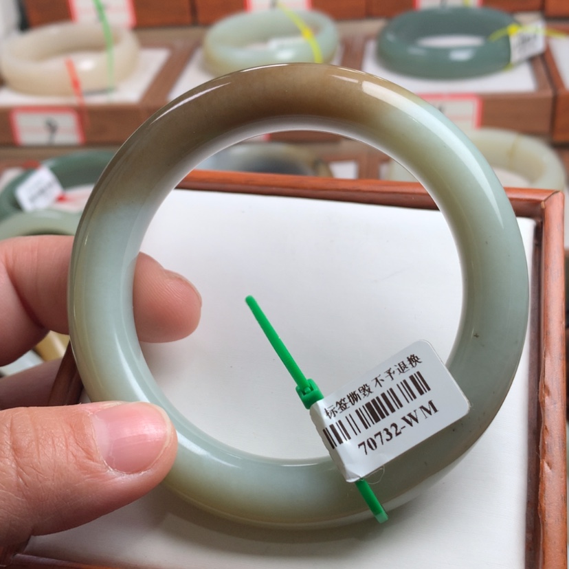 【闪购商品】和田玉手镯未镶嵌62