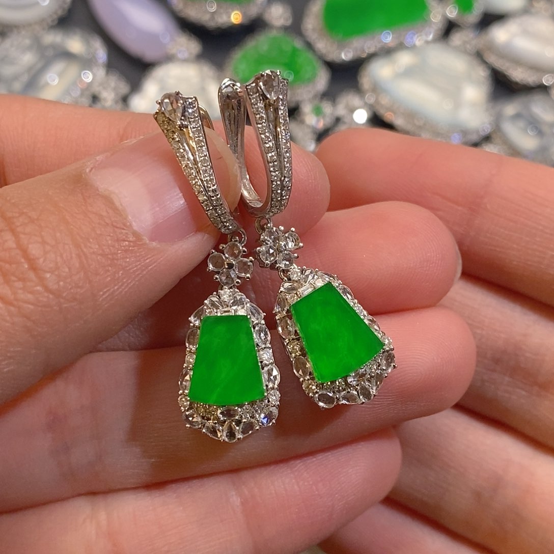 翡翠耳饰18K金镶嵌高冰正阳绿无事牌耳坠