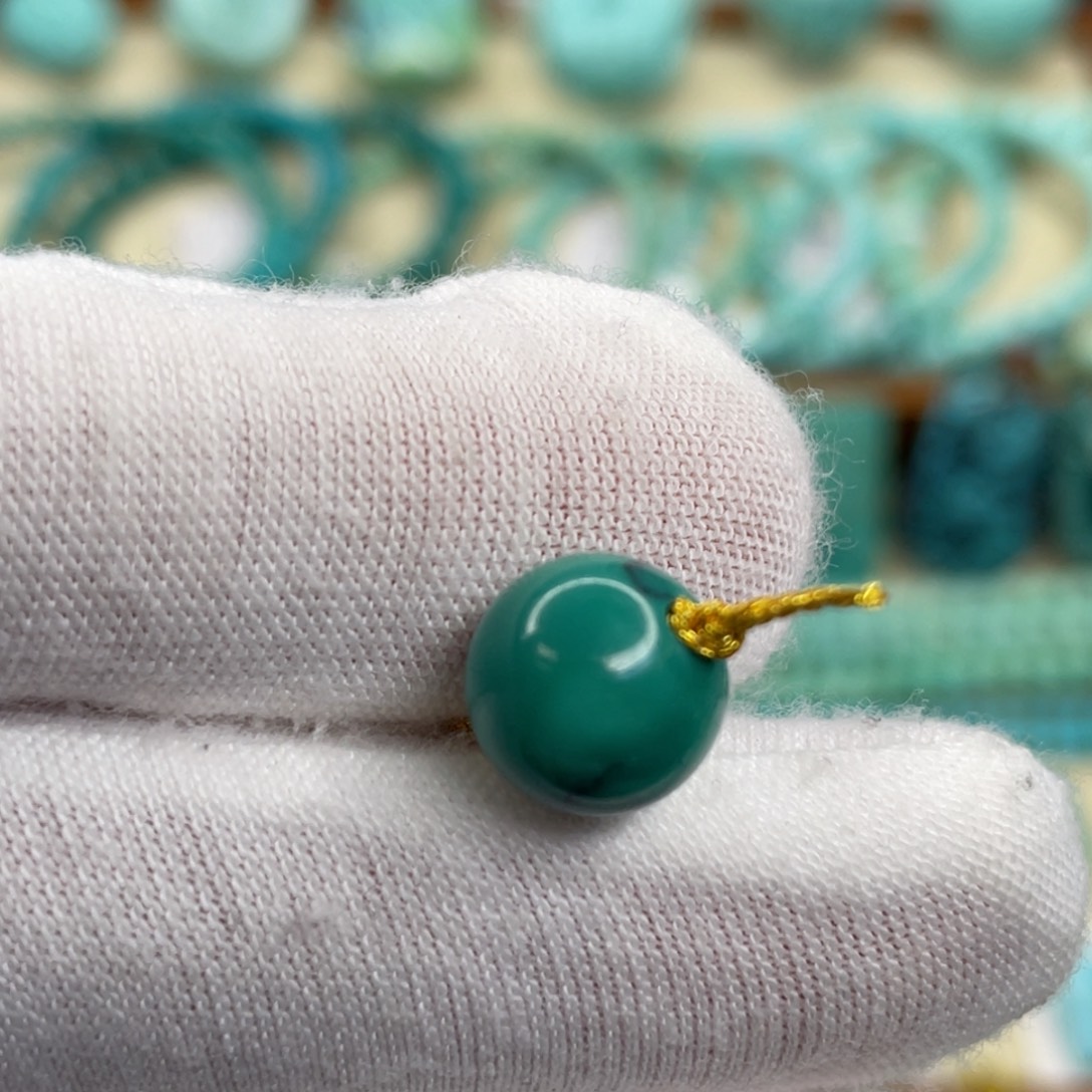 绿松石未镶嵌颈饰