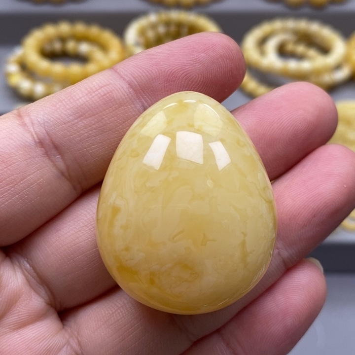 琥珀未镶嵌颈饰吊坠