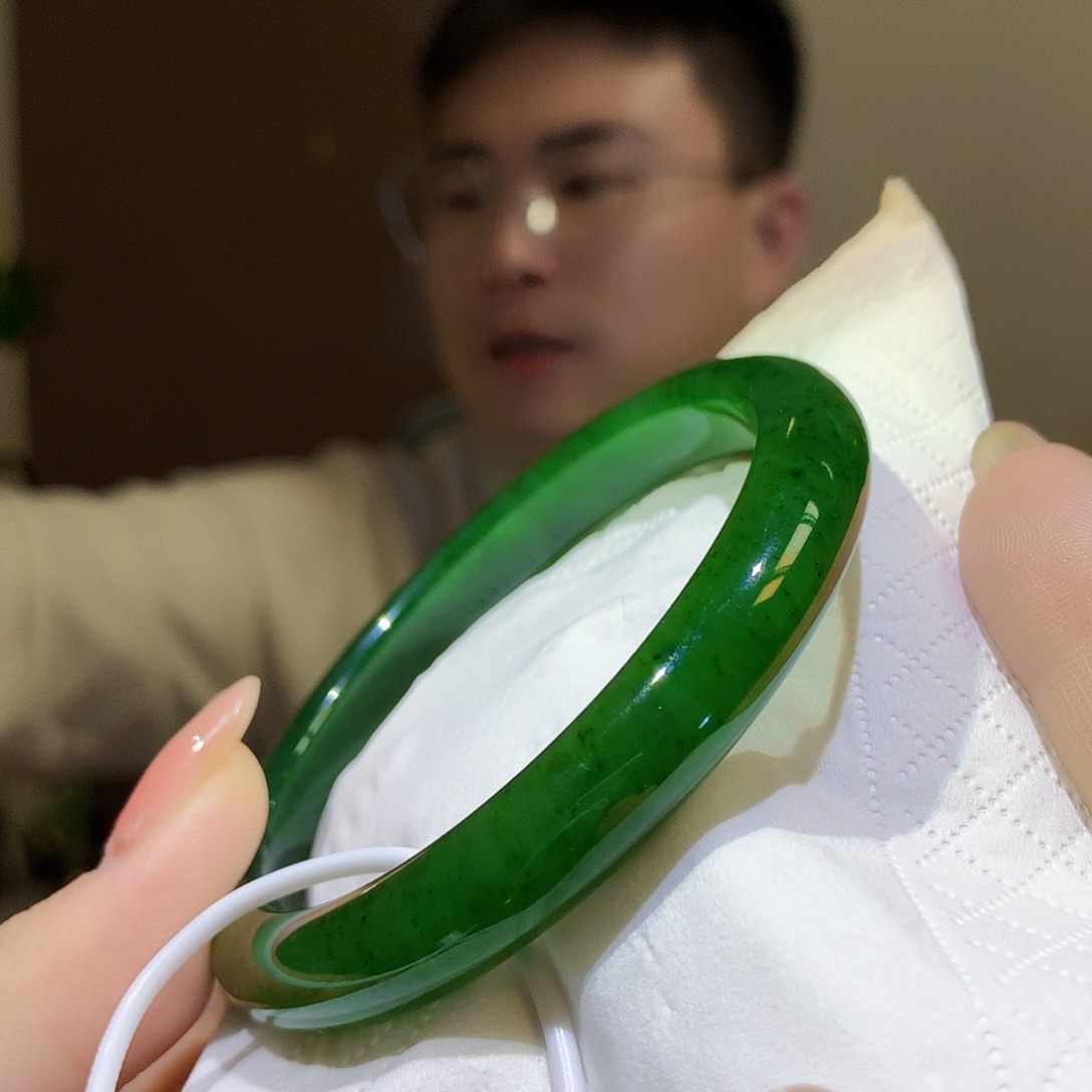 未镶嵌手镯和田玉（碧玉）