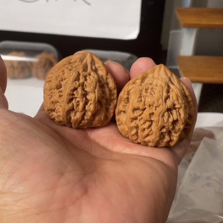 文玩核桃吊坠三角大粗筋