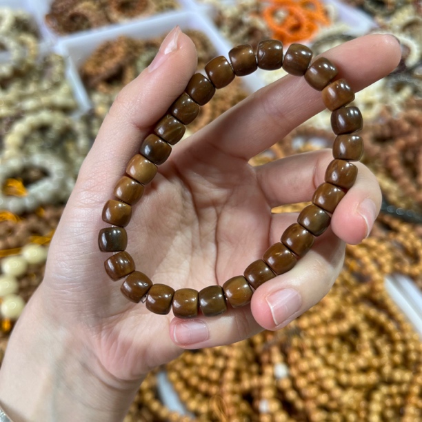 库克直切药片7*8单圈手串·少棕眼线