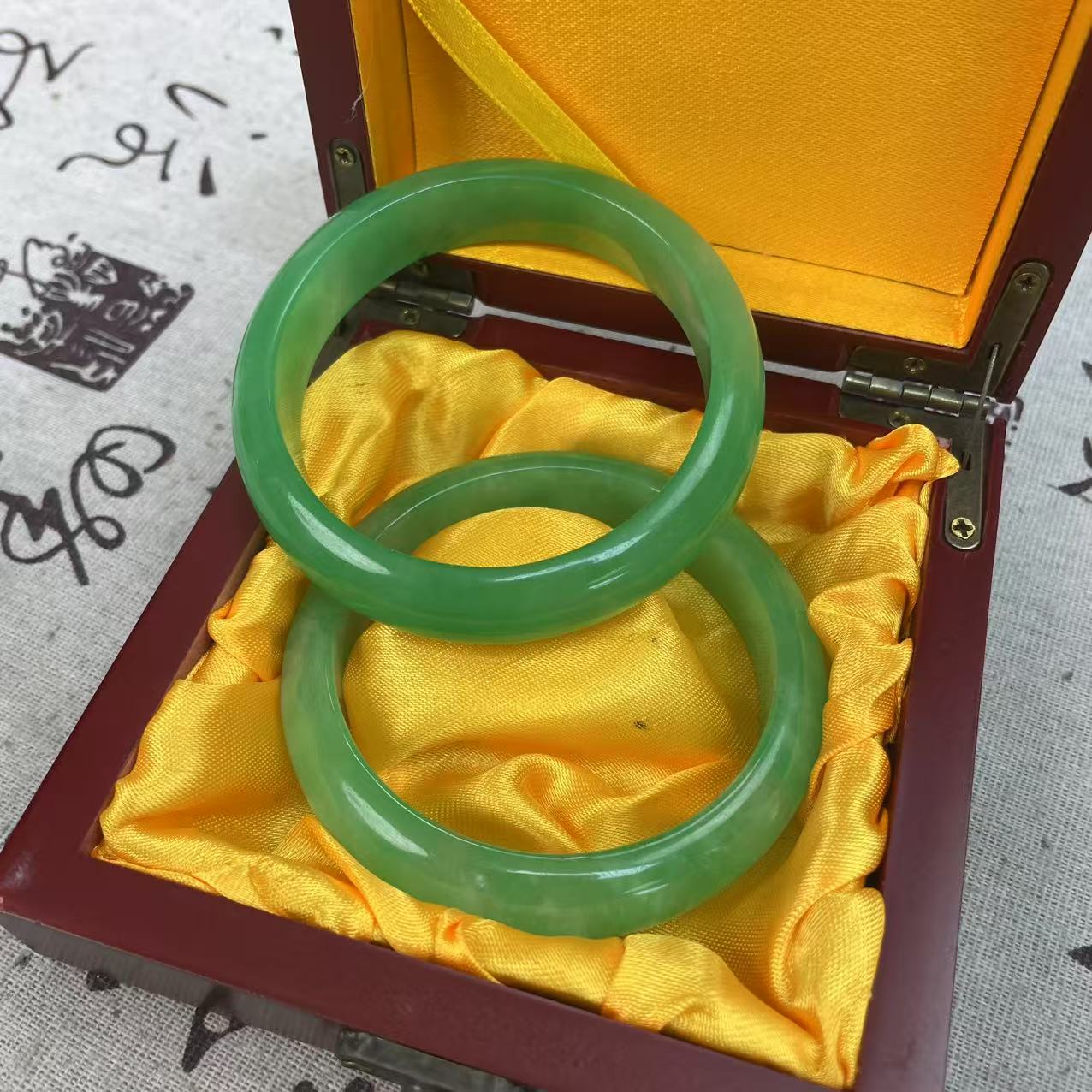 【大喜儿】浅绿色常规时尚精致女士多样性发一个奇石