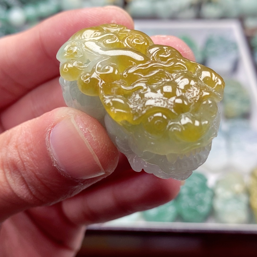 翡翠颈饰未镶嵌翡翠