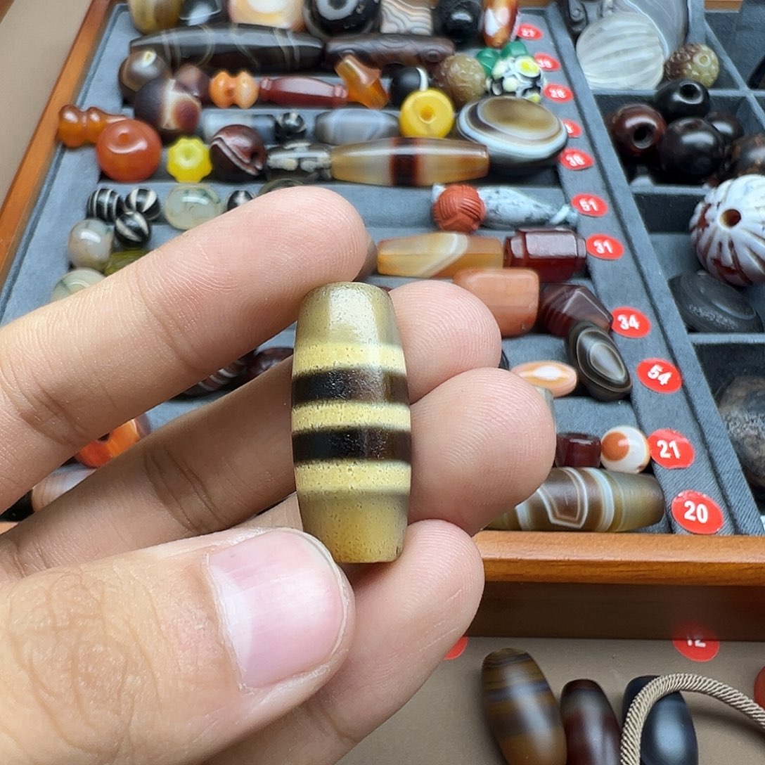 婉***3玛瑙/玉髓合金珠宝半成品
