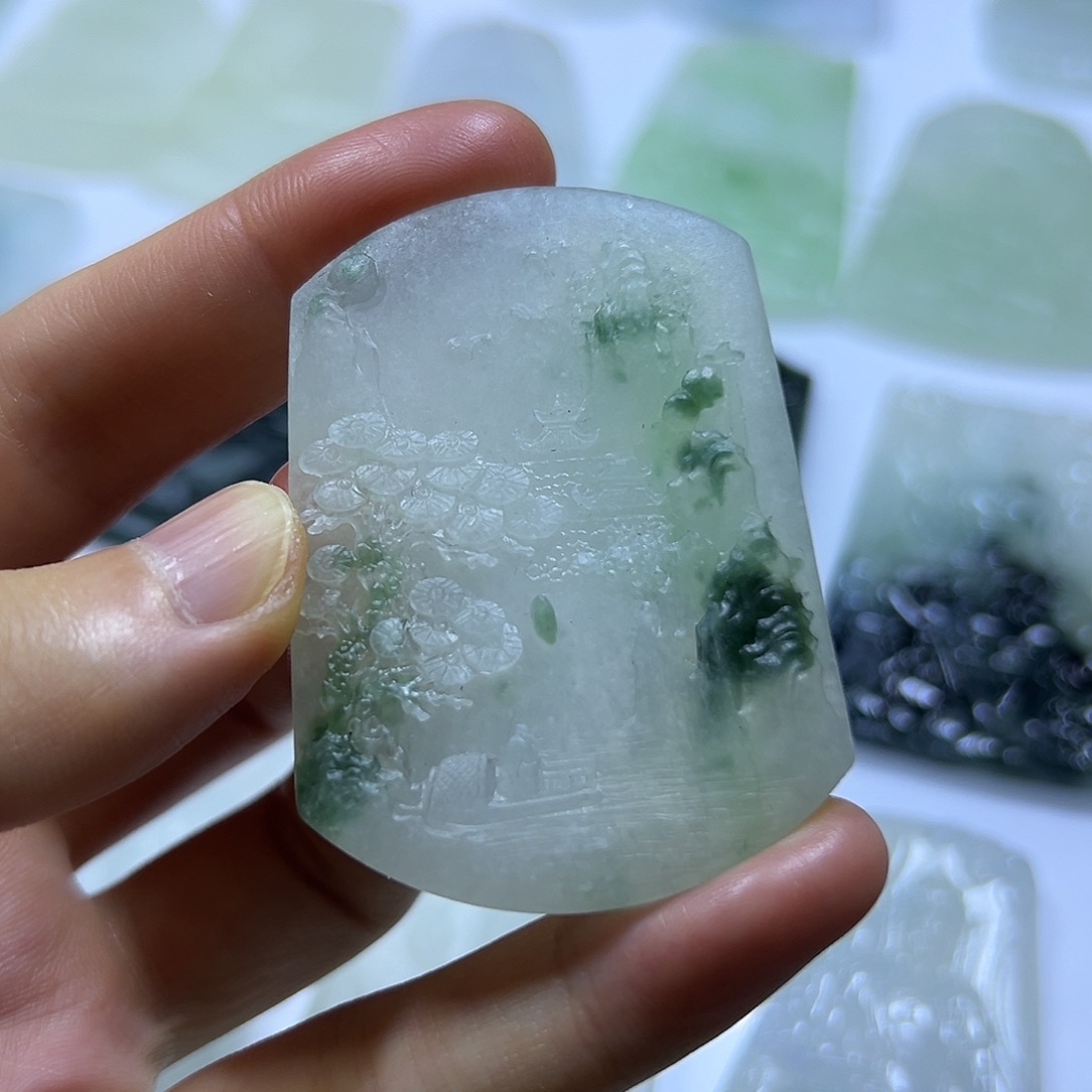 定制翡翠未镶嵌挂件
