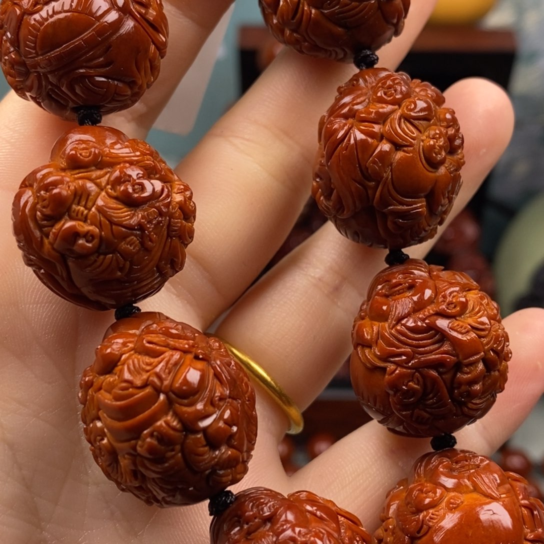橄榄核吊坠龙**范橄榄核