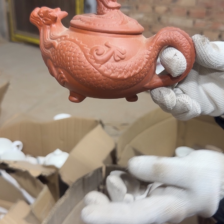 库存微瑕紫砂壶一个