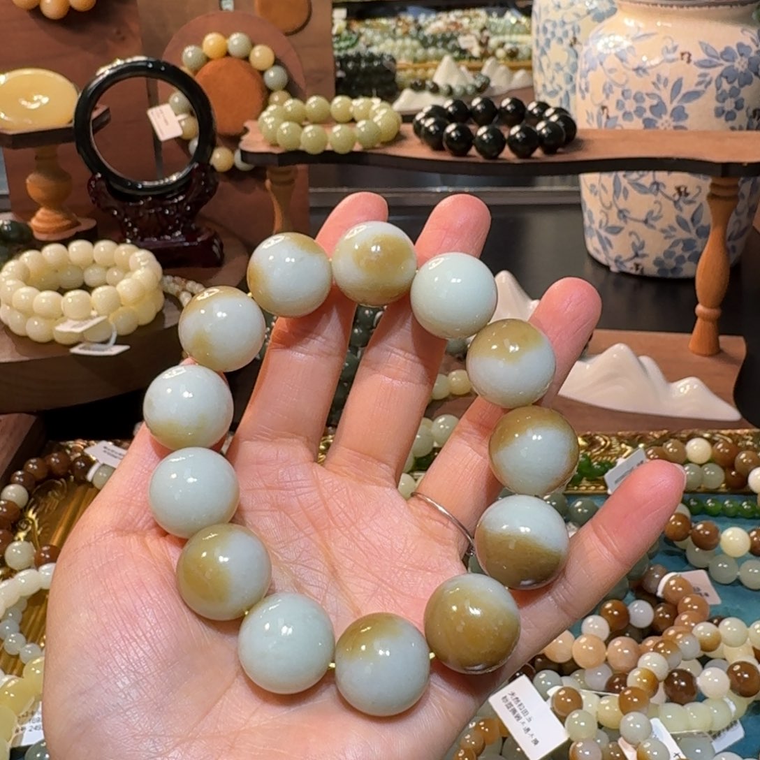 和田玉（糖玉）手串未镶嵌金山糖白卡18