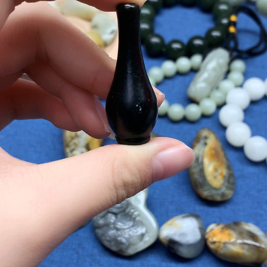 小***鱼和田玉未镶嵌挂件