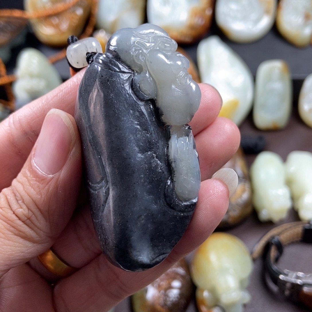 和田玉把件未镶嵌燃****哥