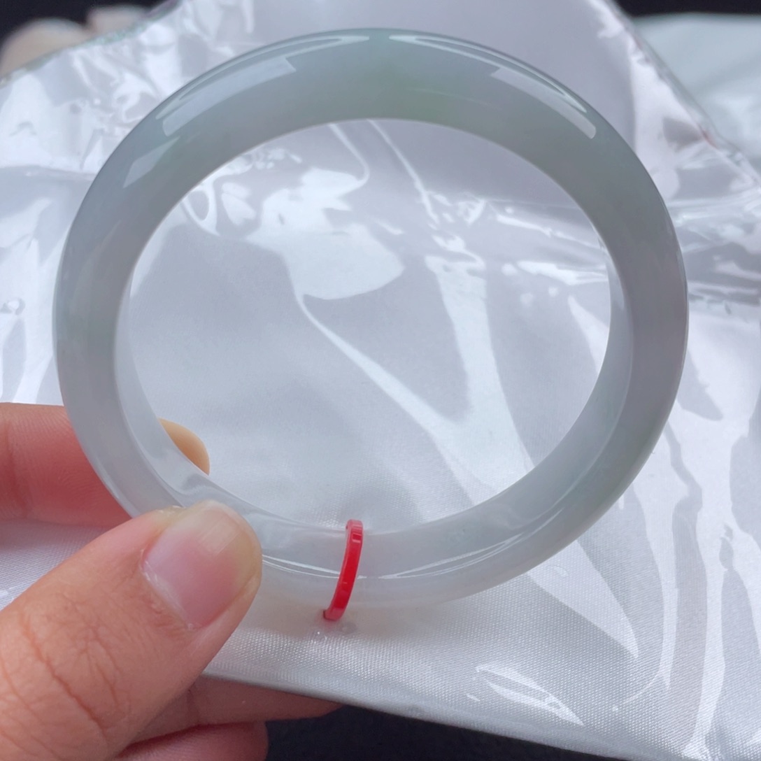 翡翠手镯未镶嵌5657圈