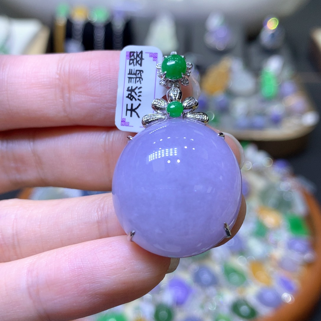 【闪购商品】翡翠颈饰18K金镶嵌翡翠吊坠项链