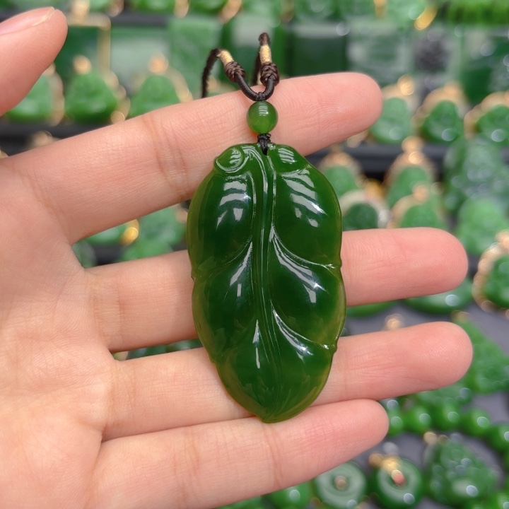 颈饰未镶嵌和田玉（碧玉）编绳