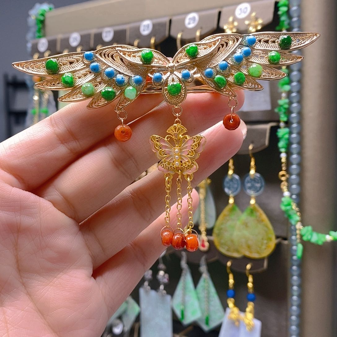 未镶嵌翡翠耳饰翡翠