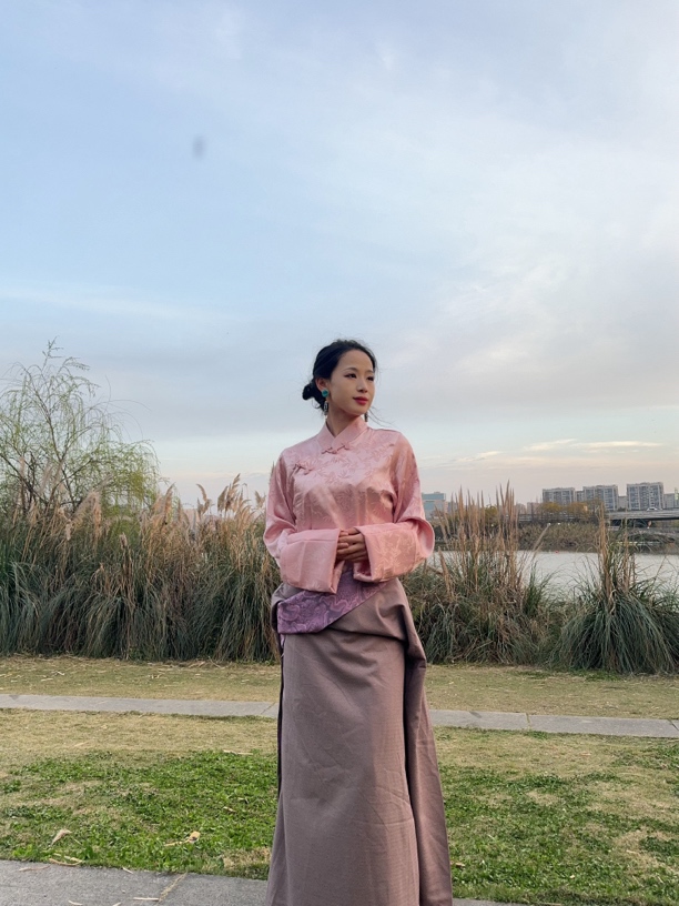 新款春夏藏式低领衬衫