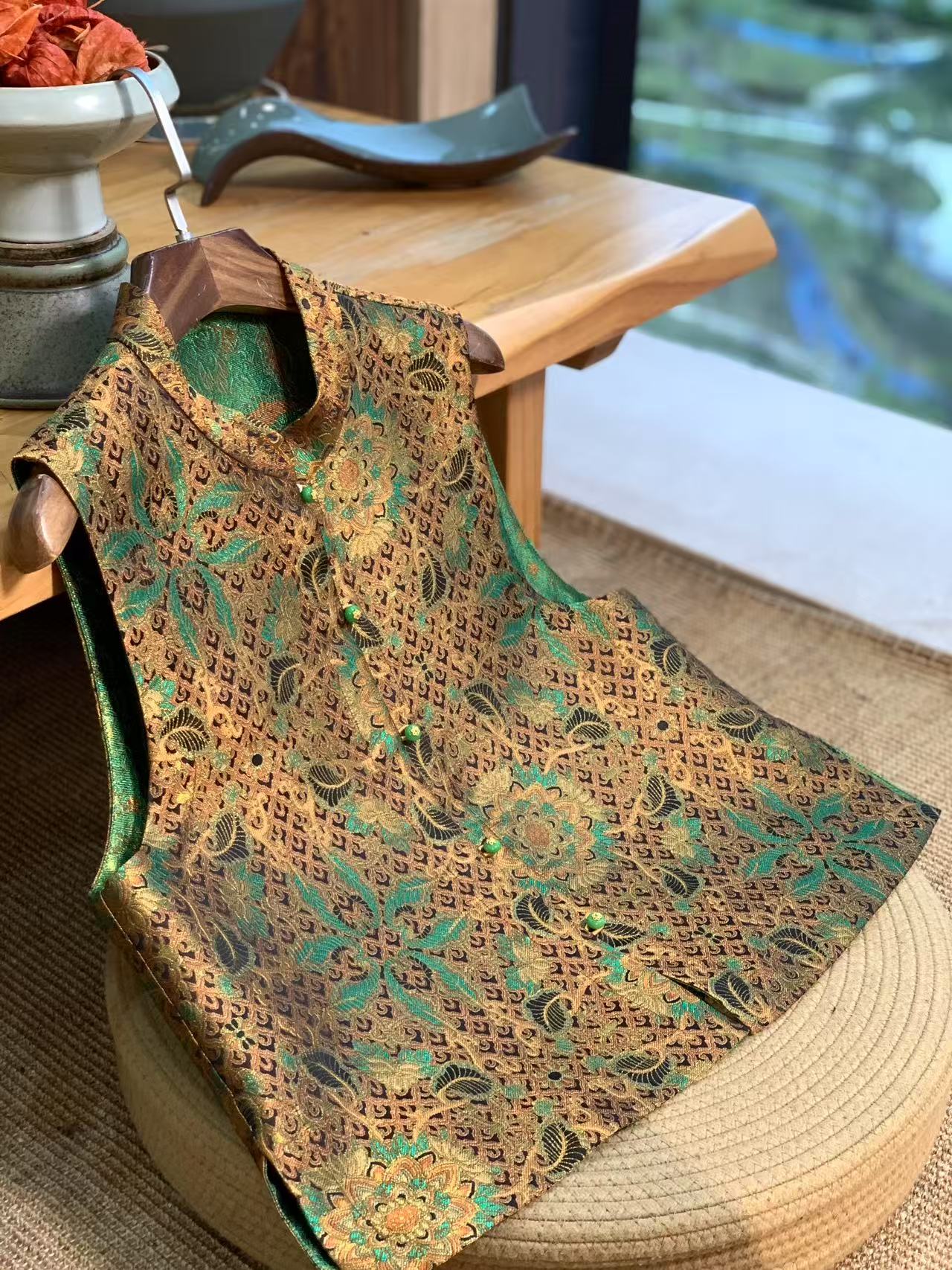 佳琪臻选【金羽霓裳】国风新中式两面穿时尚金色对襟立领马甲马夹女