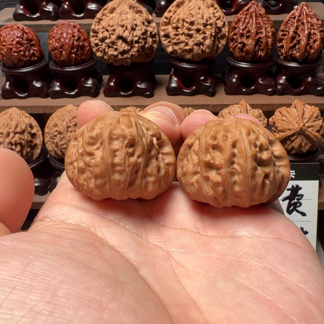 文玩核桃把件35门头沟元宝
