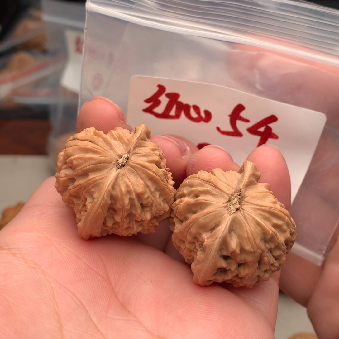 文玩核桃把件红心5ooo............