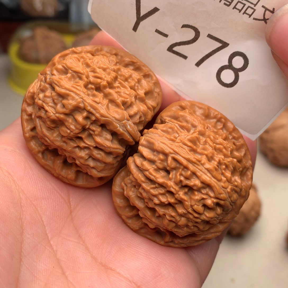 文玩核桃把件41白狮子……………..
