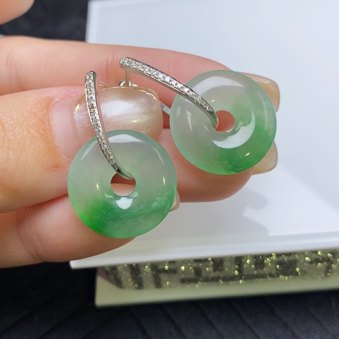 翡翠18K金镶嵌耳饰甜甜圈