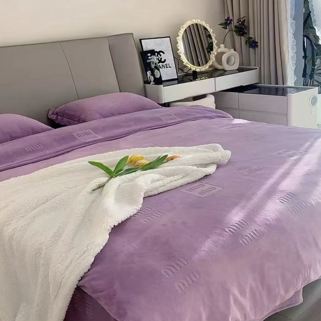 A北欧风拉舍尔绒加厚防风保暖空调毯午休毯