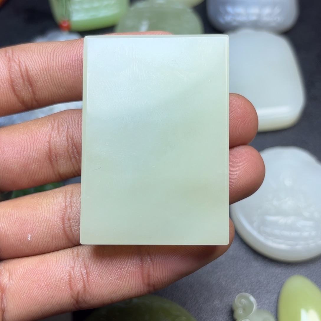 和田玉颈饰未镶嵌自*车