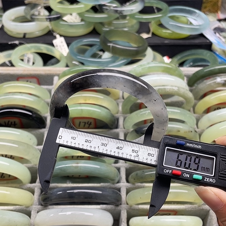 未镶嵌蛇纹石玉手镯161