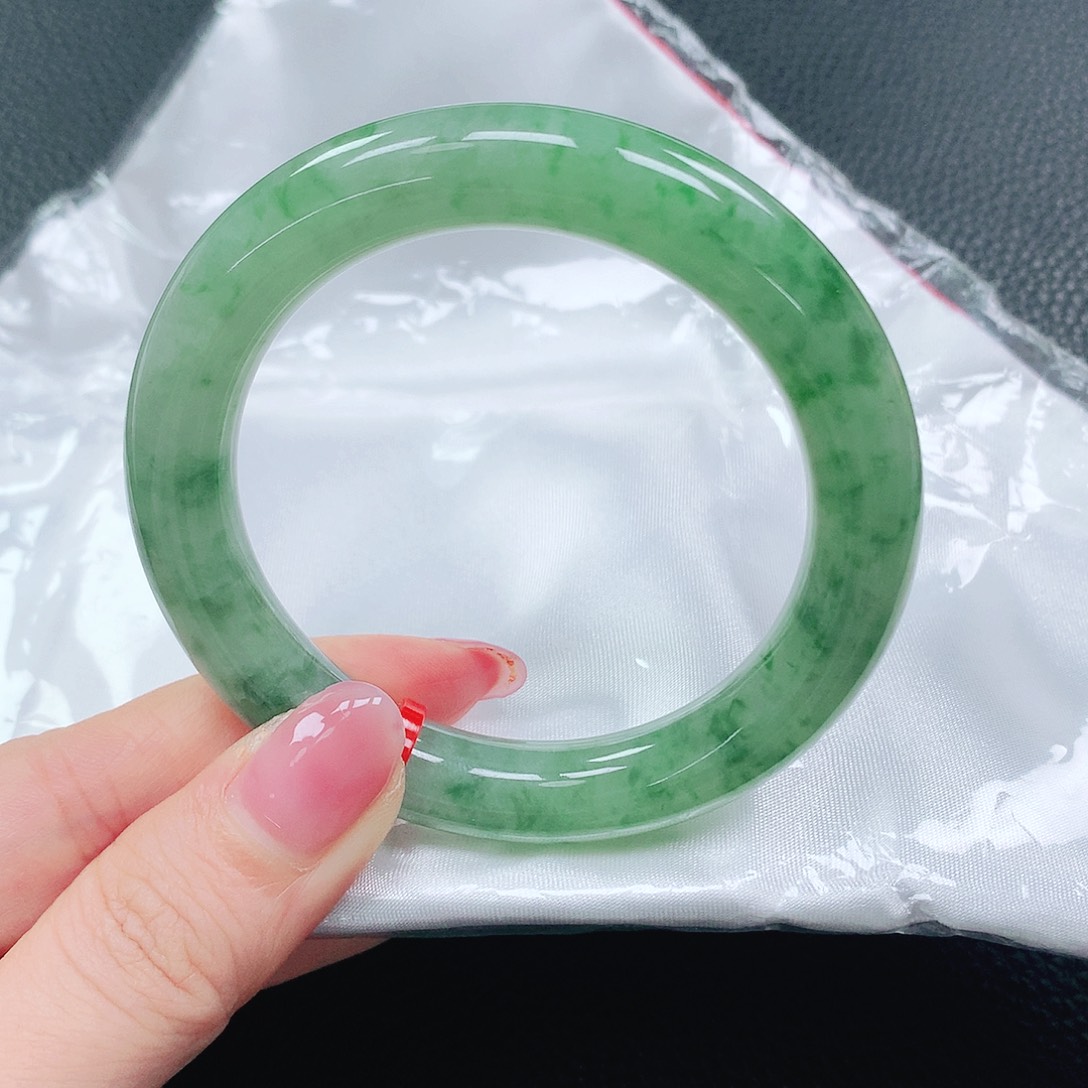 翡翠未镶嵌手镯51圈