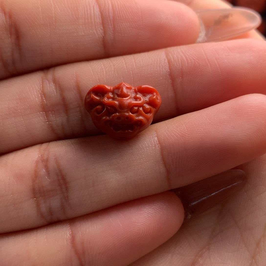 南红玛瑙精工雕刻兽面背云15m m未镶嵌