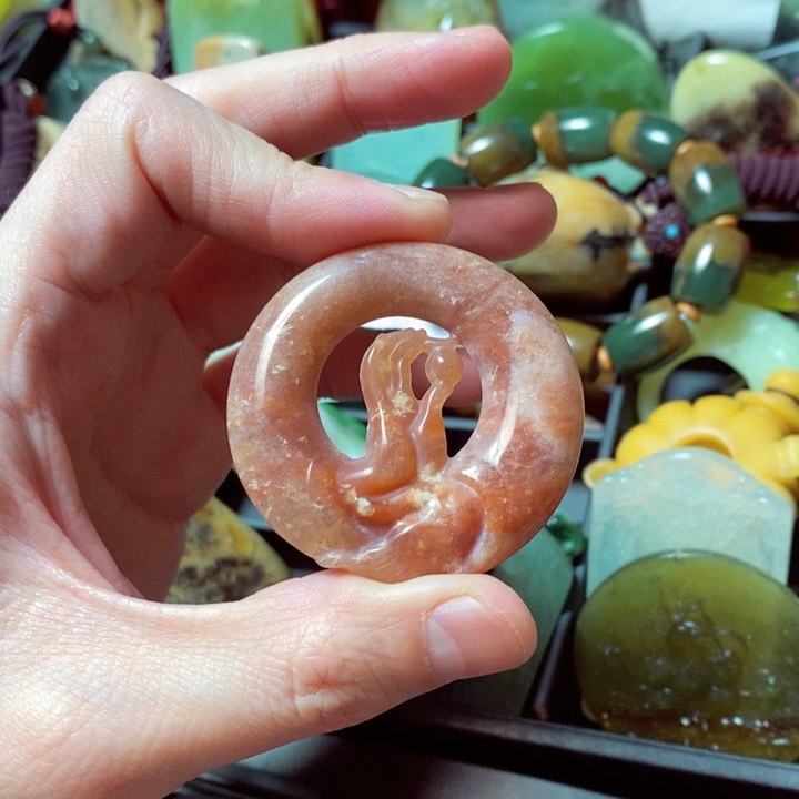 蛇纹石玉颈饰未镶嵌