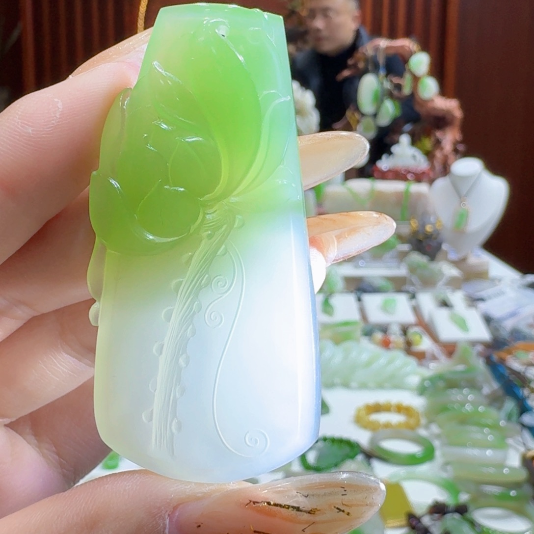 和田玉冰翠青荷未镶嵌