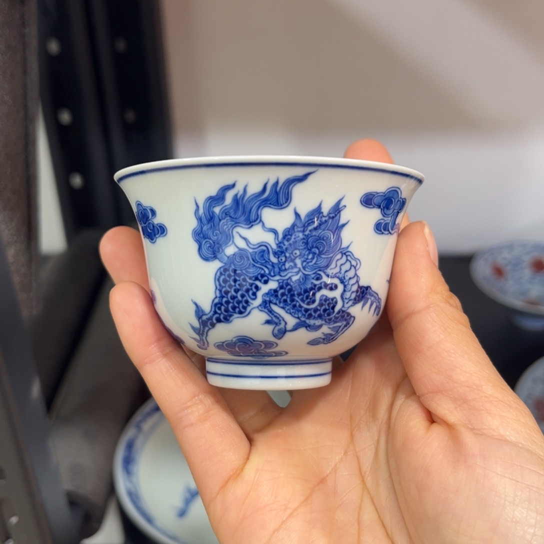 手绘仿清麒麟铃铛杯