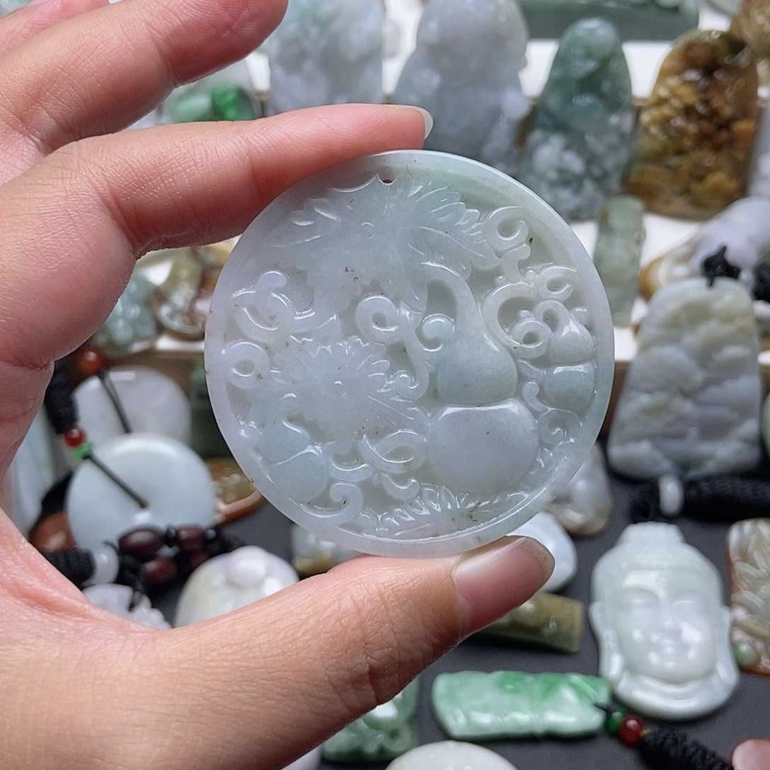 翡翠未镶嵌颈饰翡翠