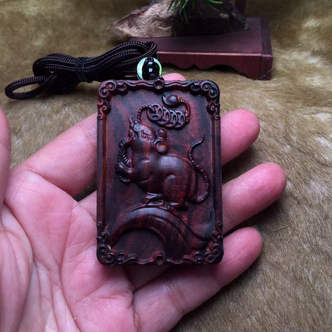 正宗海南黄花梨老料紫油梨十二生肖鼠守护神木质吊坠车挂461牌